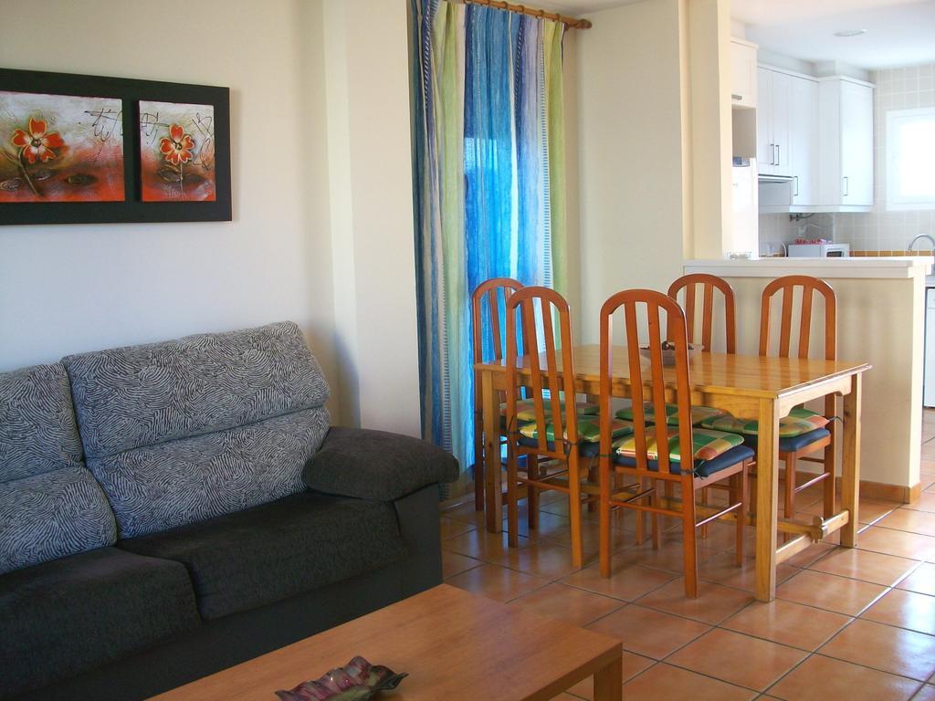 Apartamentos Par Tres - Oliva Nova Chambre photo